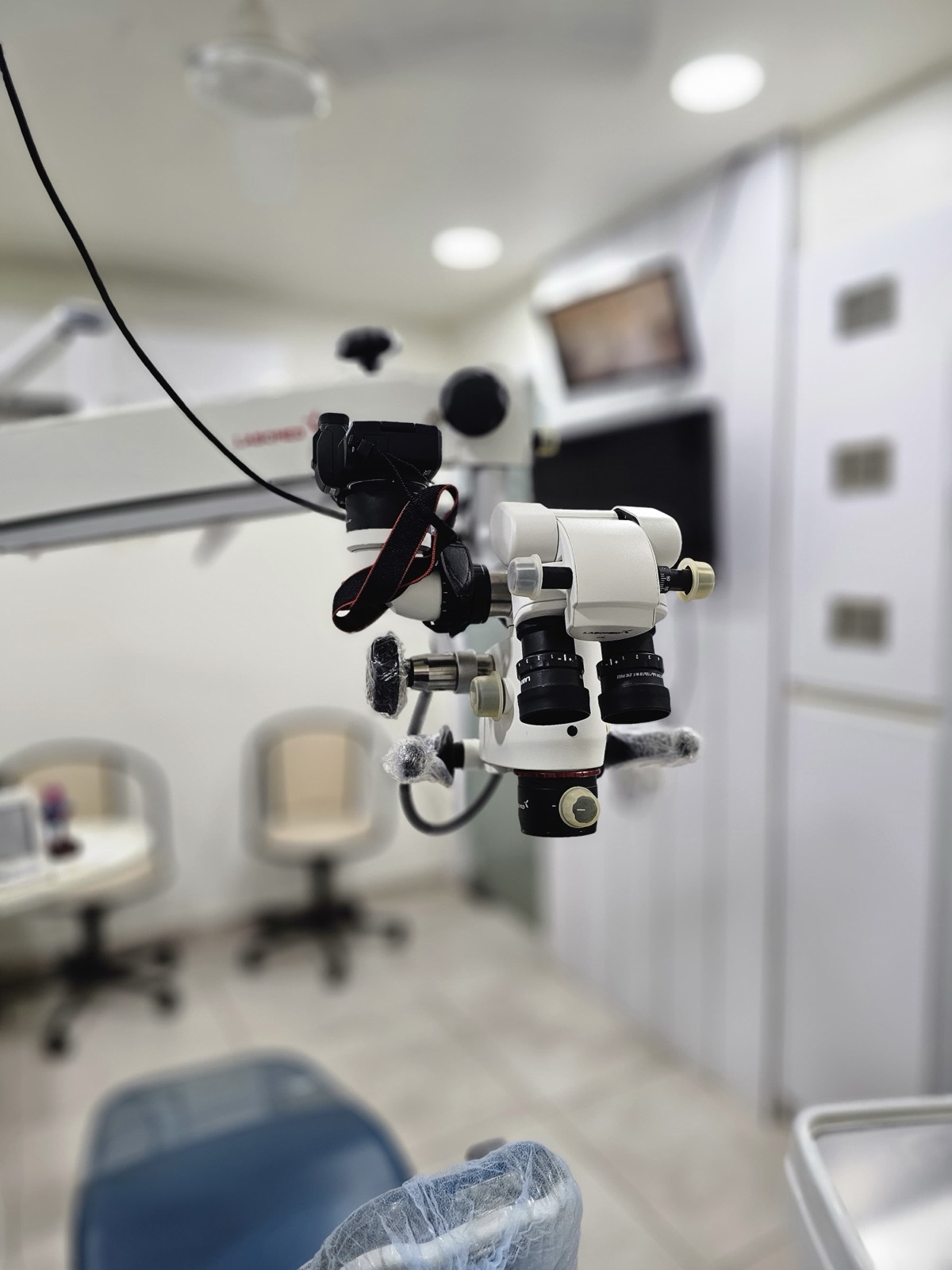 Dental operating microscope